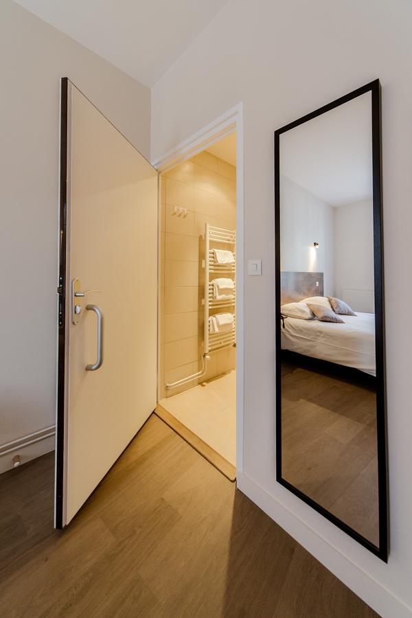Logis Hotel - Le Petit Bellon Senlis  Exteriör bild