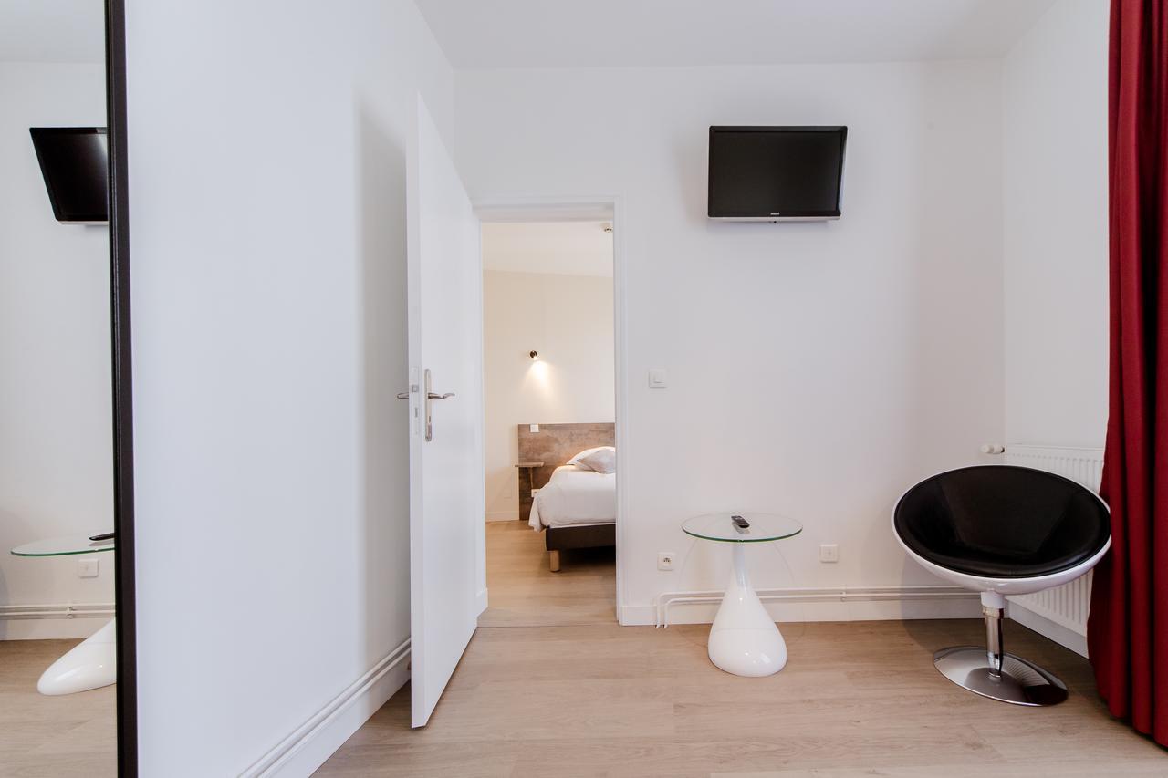 Logis Hotel - Le Petit Bellon Senlis  Exteriör bild