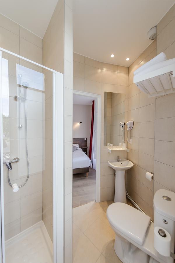 Logis Hotel - Le Petit Bellon Senlis  Exteriör bild