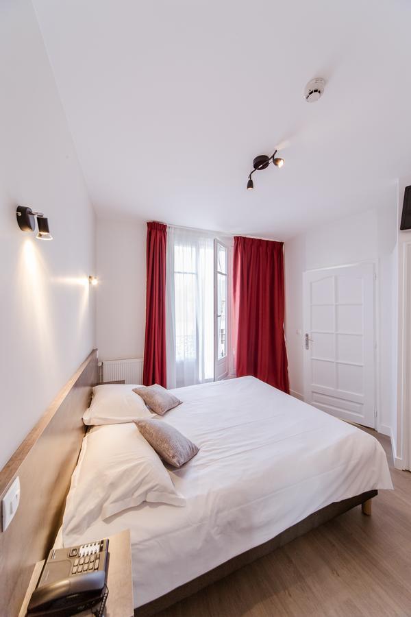 Logis Hotel - Le Petit Bellon Senlis  Exteriör bild